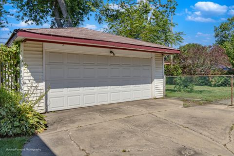 Tiny photo for 15354 Dobson Avenue, South Holland, IL 60473 (MLS # 12450538)