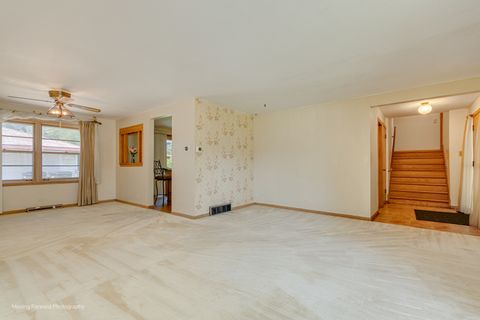 Tiny photo for 15354 Dobson Avenue, South Holland, IL 60473 (MLS # 12450538)