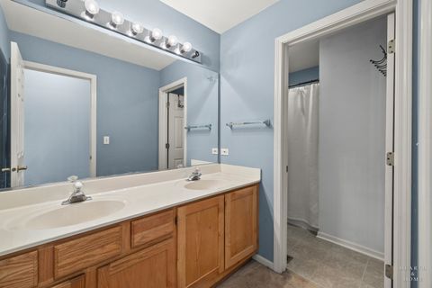 Tiny photo for 521 Winslow Way, Lake In The Hills, IL 60156 (MLS # 12695823)