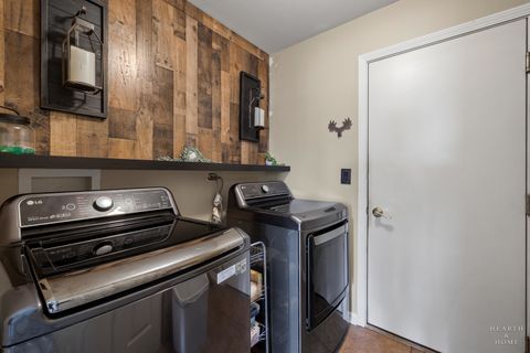 Tiny photo for 521 Winslow Way, Lake In The Hills, IL 60156 (MLS # 12695823)