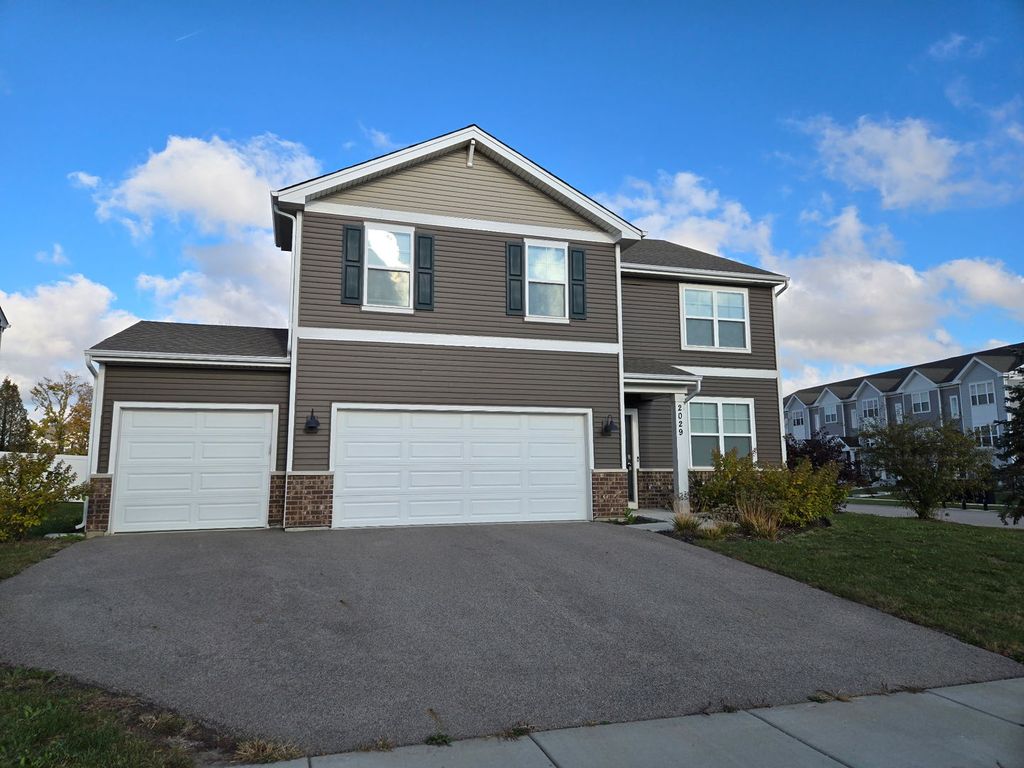 Photo for 2029 Magnolia Lane, Wonder Lake, IL 60097 (MLS # 12508080)