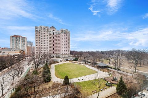 Tiny photo for 5455 N Sheridan Road #711, Chicago, IL 60640 (MLS # 12585871)