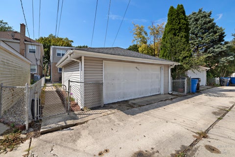 Tiny photo for 6051 N Marmora Avenue, Chicago, IL 60646 (MLS # 12762708)