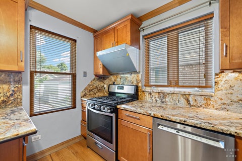 Tiny photo for 6051 N Marmora Avenue, Chicago, IL 60646 (MLS # 12762708)