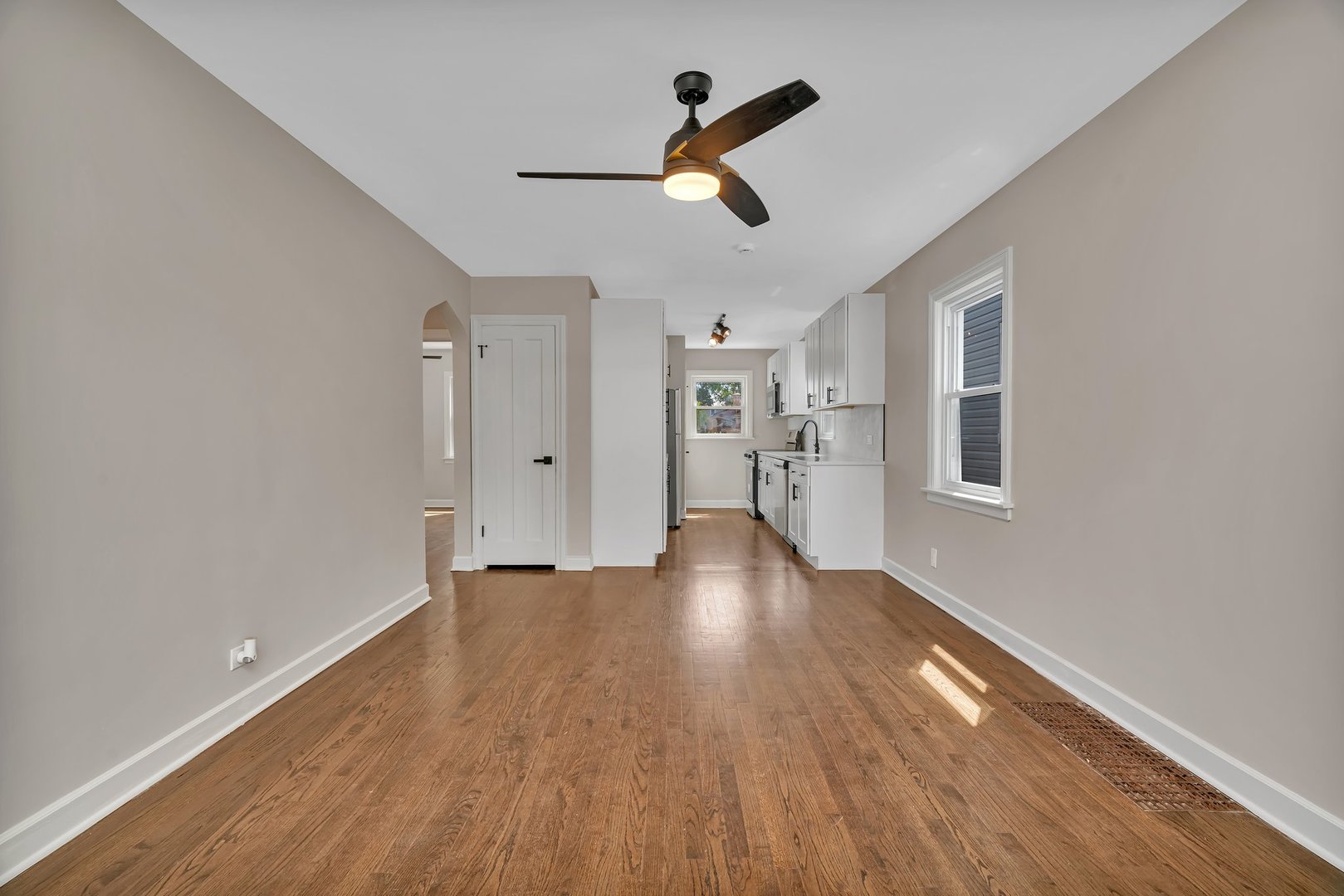 3811 N Pioneer Avenue