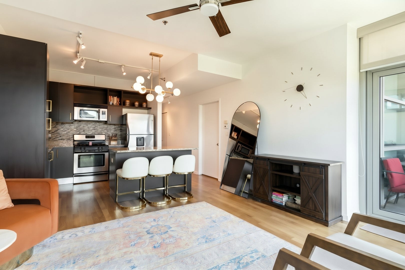 225 S Sangamon Street 410