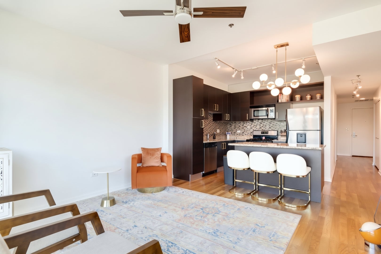 225 S Sangamon Street 410