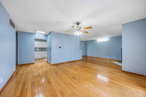 Tiny photo for 670 Lakeview Lane, Hoffman Estates, IL 60169 (MLS # 12623350)