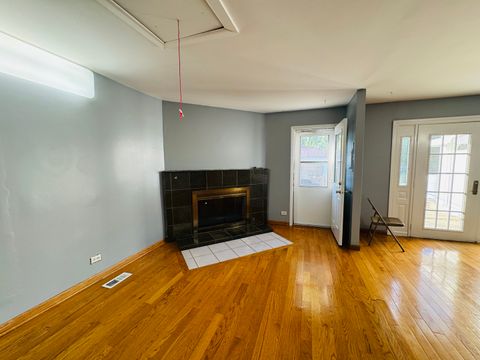 Tiny photo for 670 Lakeview Lane, Hoffman Estates, IL 60169 (MLS # 12623350)