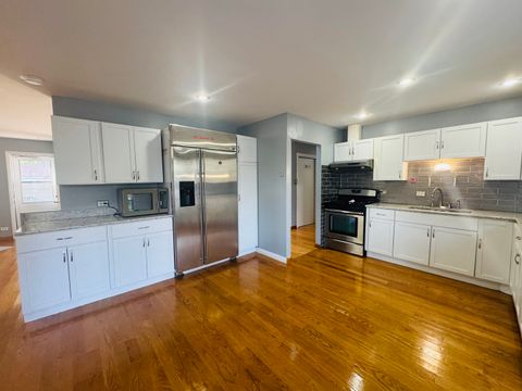 Tiny photo for 670 Lakeview Lane, Hoffman Estates, IL 60169 (MLS # 12623350)