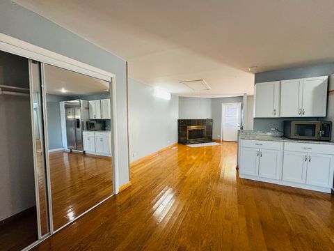 Tiny photo for 670 Lakeview Lane, Hoffman Estates, IL 60169 (MLS # 12623350)