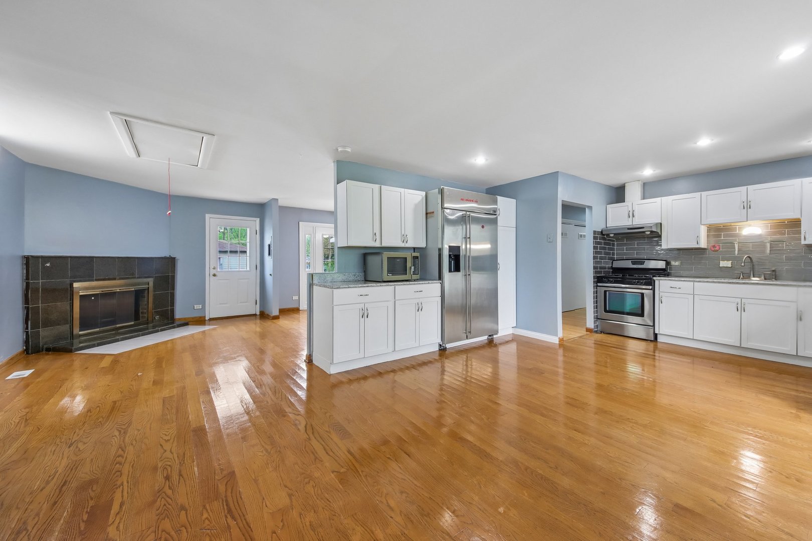 670 Lakeview Lane