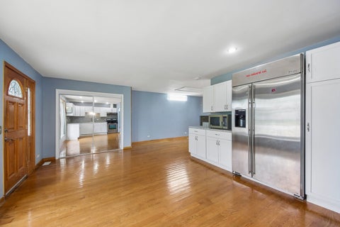 Tiny photo for 670 Lakeview Lane, Hoffman Estates, IL 60169 (MLS # 12623350)
