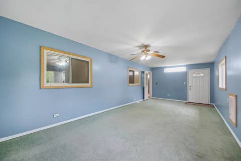 Tiny photo for 670 Lakeview Lane, Hoffman Estates, IL 60169 (MLS # 12623350)