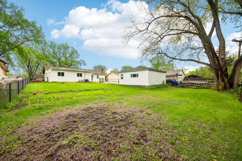 Tiny photo for 670 Lakeview Lane, Hoffman Estates, IL 60169 (MLS # 12623350)