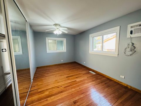 Tiny photo for 670 Lakeview Lane, Hoffman Estates, IL 60169 (MLS # 12623350)