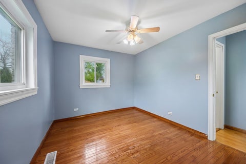 Tiny photo for 670 Lakeview Lane, Hoffman Estates, IL 60169 (MLS # 12623350)