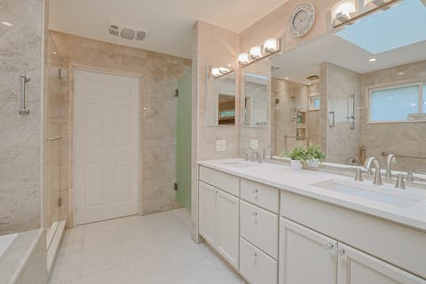 Tiny photo for 2920 Farmington Drive, Lindenhurst, IL 60046 (MLS # 12728383)