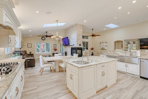 Tiny photo for 2920 Farmington Drive, Lindenhurst, IL 60046 (MLS # 12728383)