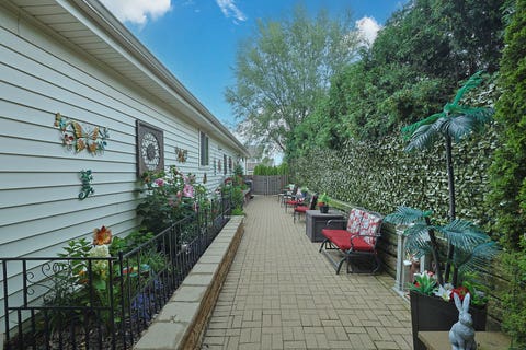 Tiny photo for 2920 Farmington Drive, Lindenhurst, IL 60046 (MLS # 12728383)