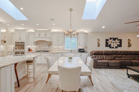 Tiny photo for 2920 Farmington Drive, Lindenhurst, IL 60046 (MLS # 12728383)