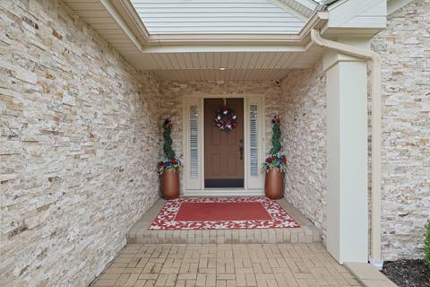 Tiny photo for 2920 Farmington Drive, Lindenhurst, IL 60046 (MLS # 12728383)
