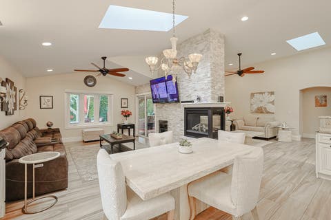 Tiny photo for 2920 Farmington Drive, Lindenhurst, IL 60046 (MLS # 12728383)