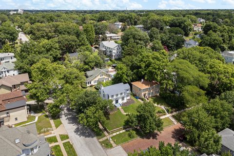 Tiny photo for 1200 E 9th Street, Davenport, IA 52803 (MLS # 12688556)