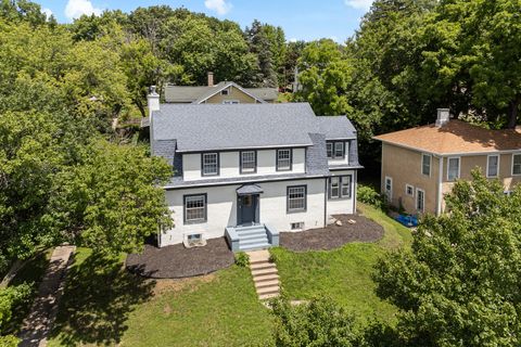 Tiny photo for 1200 E 9th Street, Davenport, IA 52803 (MLS # 12688556)