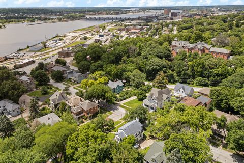 Tiny photo for 1200 E 9th Street, Davenport, IA 52803 (MLS # 12688556)