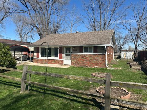 Photo of 15507 36 Avenue, East Moline, IL 61244 (MLS # 12612393)