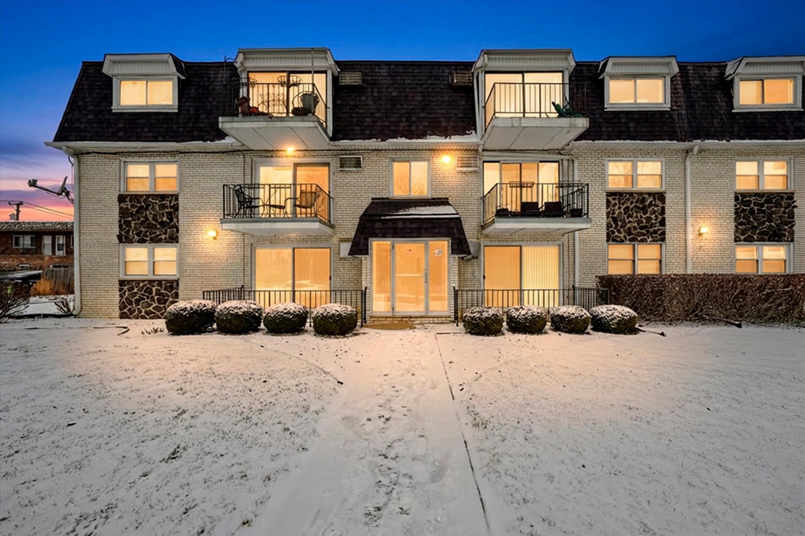 7932 W 93rd Street 2A