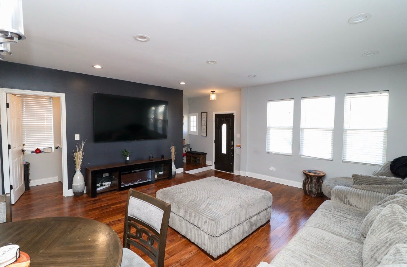 2922 N New England Avenue - Photo 3