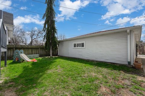 Tiny photo for 1135 Clarence Avenue, Oak Park, IL 60304 (MLS # 12582060)