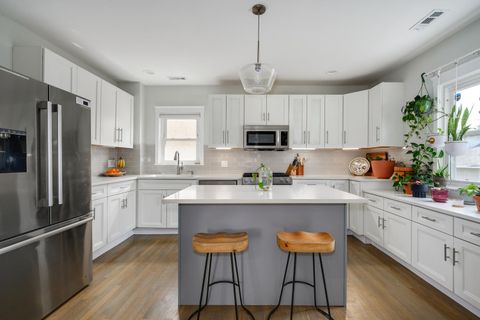 Tiny photo for 1135 Clarence Avenue, Oak Park, IL 60304 (MLS # 12582060)