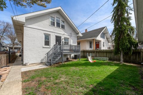 Tiny photo for 1135 Clarence Avenue, Oak Park, IL 60304 (MLS # 12582060)