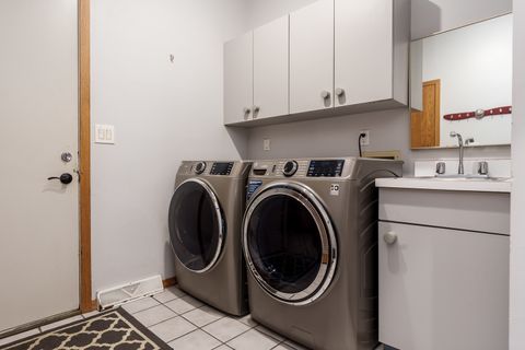 Tiny photo for 1756 APALOOSA Court, Rockford, IL 61107 (MLS # 12615642)