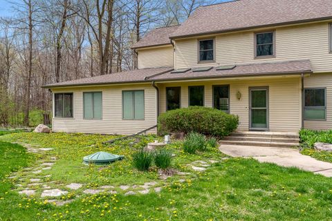 Tiny photo for 1756 APALOOSA Court, Rockford, IL 61107 (MLS # 12615642)