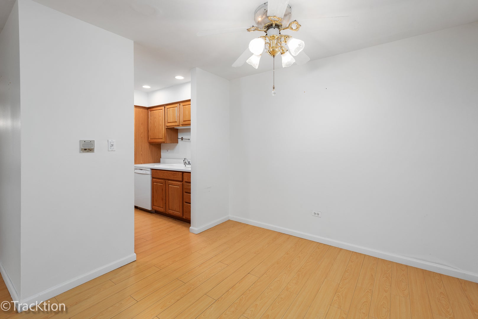 6147 Knoll Wood Court 204