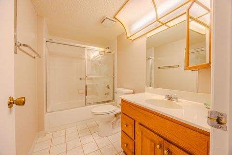 Tiny photo for 920 Vose Drive #304, Gurnee, IL 60031 (MLS # 12582290)