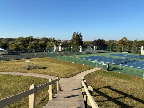 Tiny photo for 920 Vose Drive #304, Gurnee, IL 60031 (MLS # 12582290)