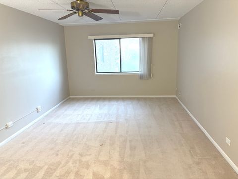 Tiny photo for 920 Vose Drive #304, Gurnee, IL 60031 (MLS # 12582290)