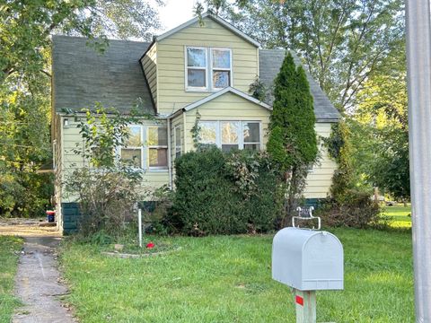 Photo of 1322 River Drive, Calumet City, IL 60409 (MLS # 12492428)