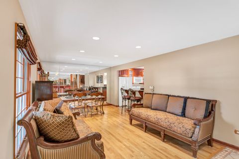 Tiny photo for 1306 E Best Drive, Arlington Heights, IL 60004 (MLS # 12500799)