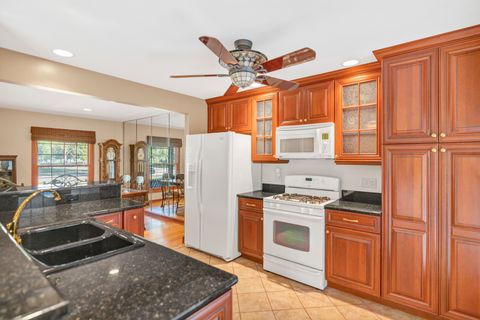 Tiny photo for 1306 E Best Drive, Arlington Heights, IL 60004 (MLS # 12500799)