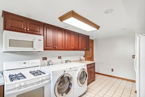 Tiny photo for 1306 E Best Drive, Arlington Heights, IL 60004 (MLS # 12500799)