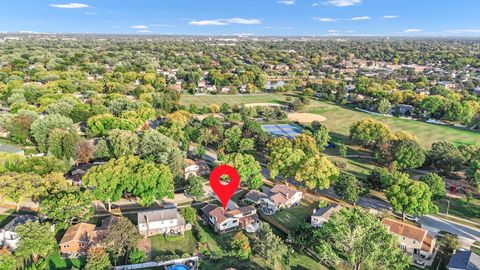 Tiny photo for 1306 E Best Drive, Arlington Heights, IL 60004 (MLS # 12500799)