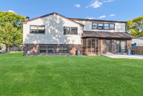 Tiny photo for 1306 E Best Drive, Arlington Heights, IL 60004 (MLS # 12500799)
