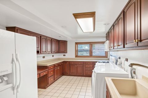 Tiny photo for 1306 E Best Drive, Arlington Heights, IL 60004 (MLS # 12500799)