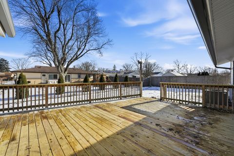 Tiny photo for 9 Forest Lane, Elk Grove Village, IL 60007 (MLS # 12532024)